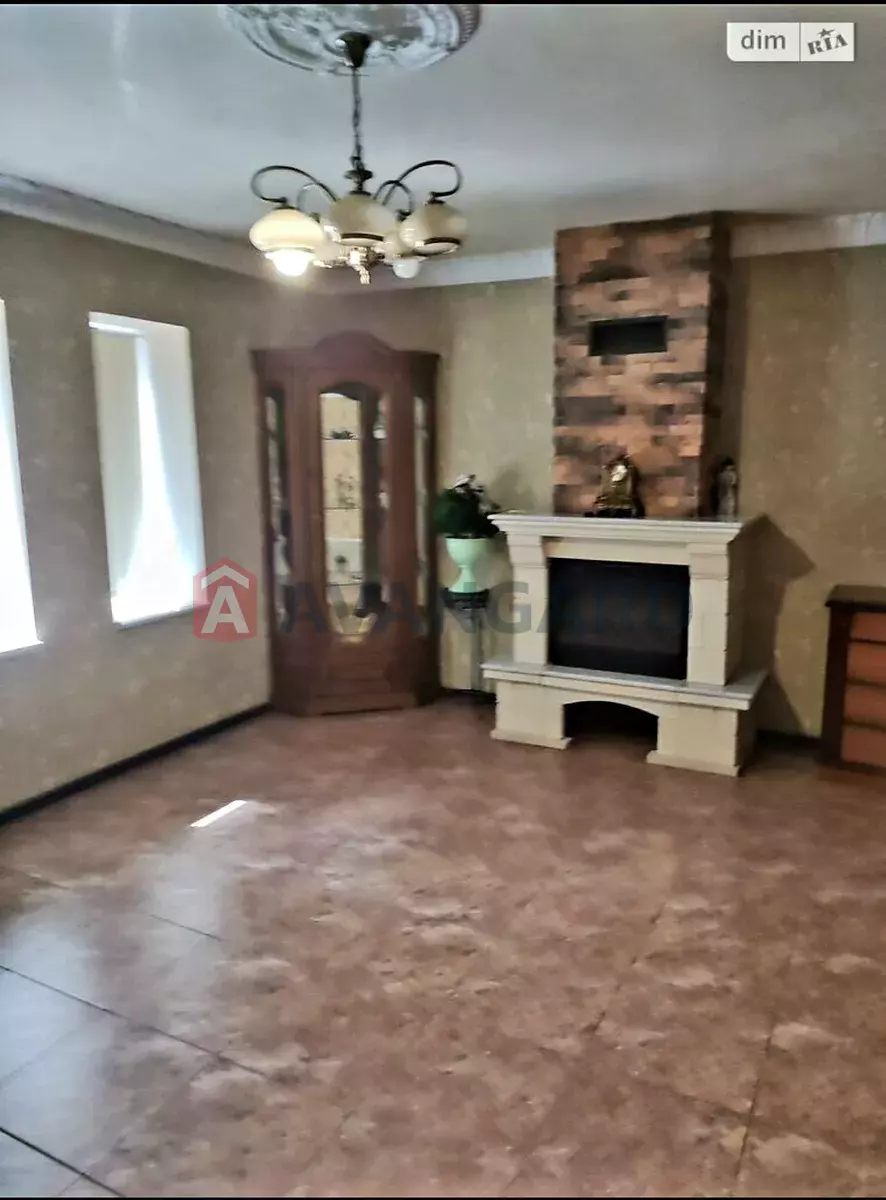 �������, 370 ��.�. ���� 8