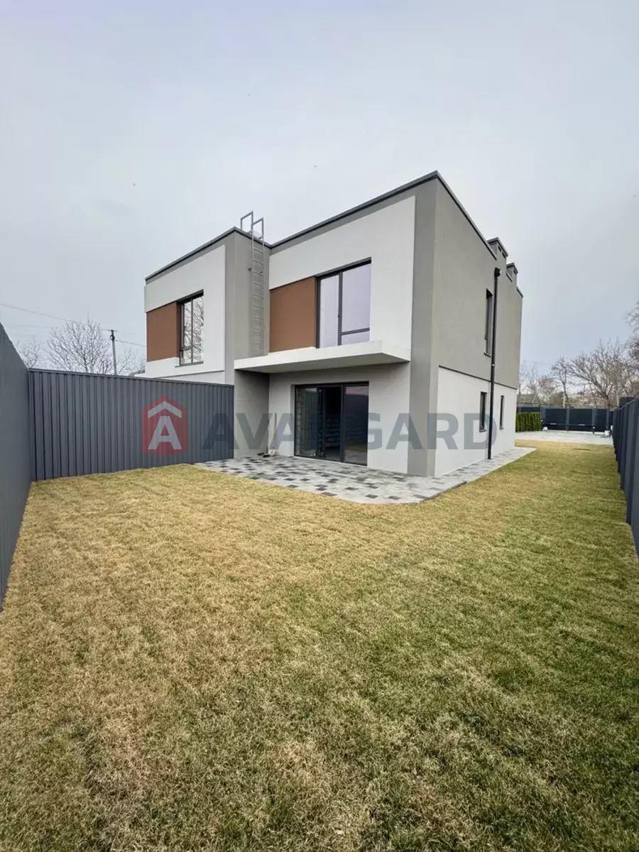 100 ��.�. ���� 3