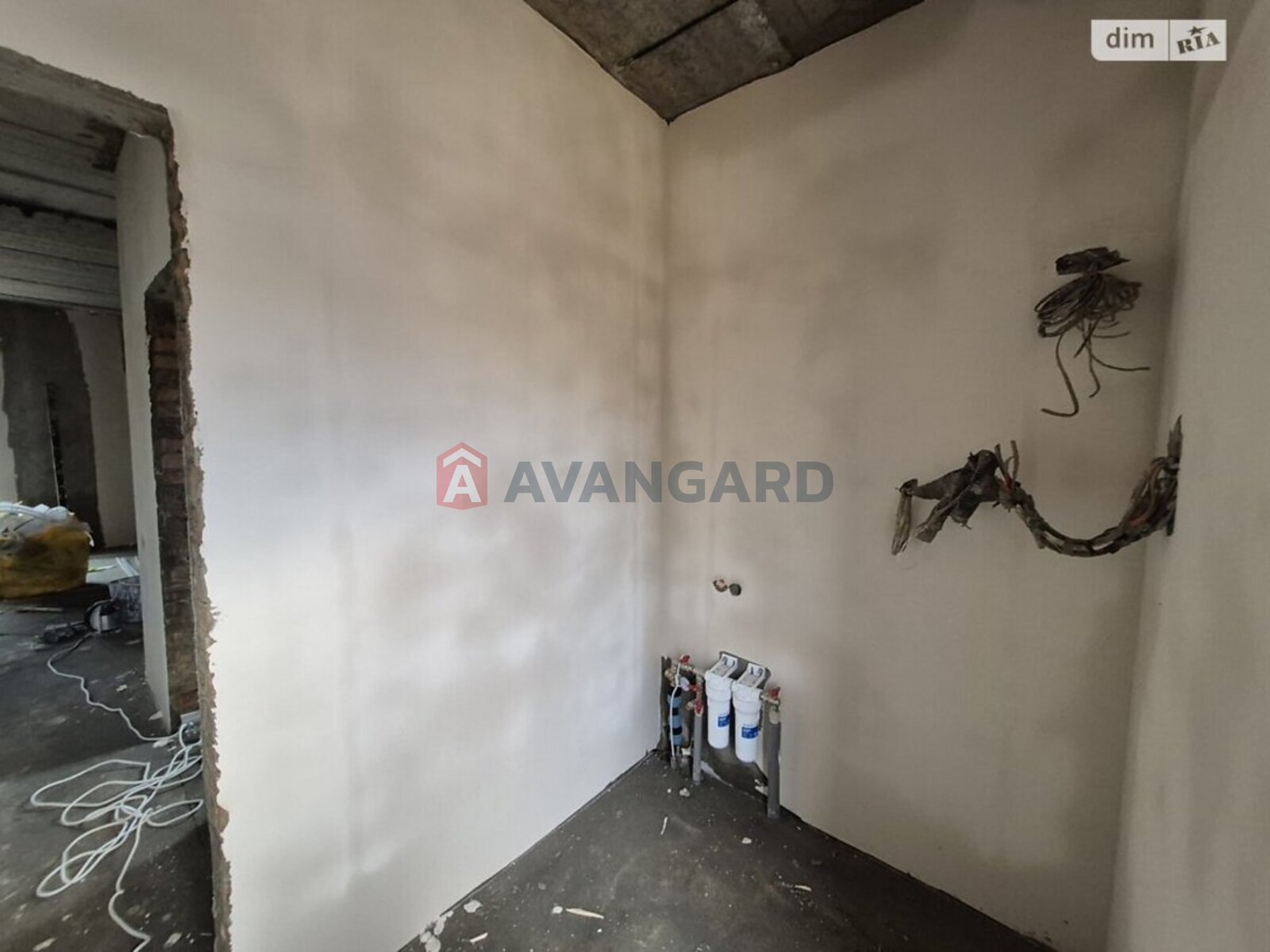 �������, 105 ��.�. ���� 12