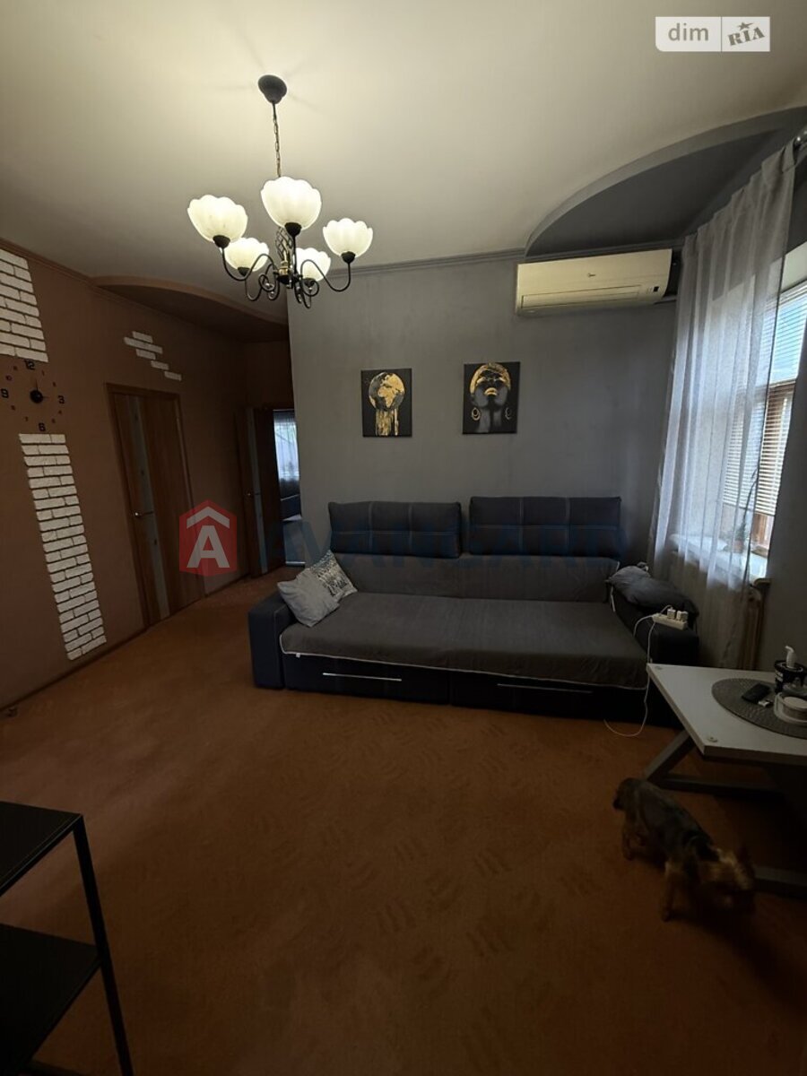 �������, 85 ��.�. ���� 12