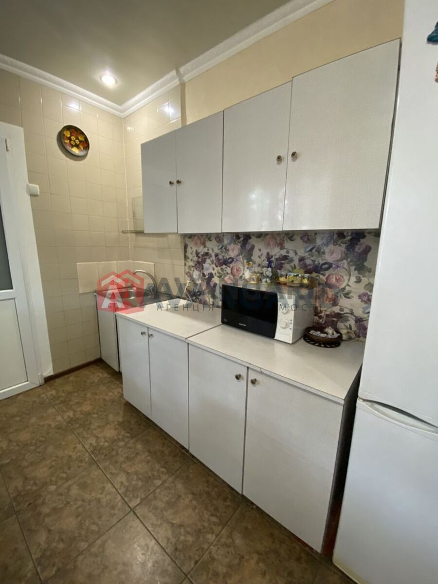 ���, 80 ��.�. ���� 11