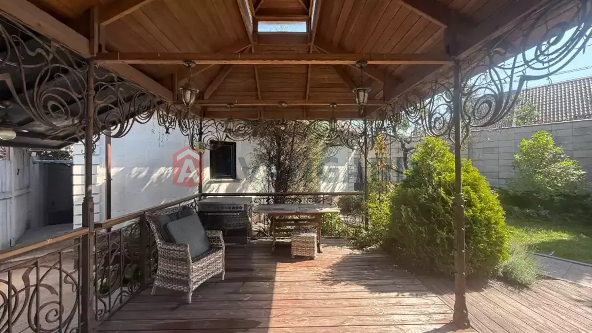 �������, 300 ��.�. ���� 15