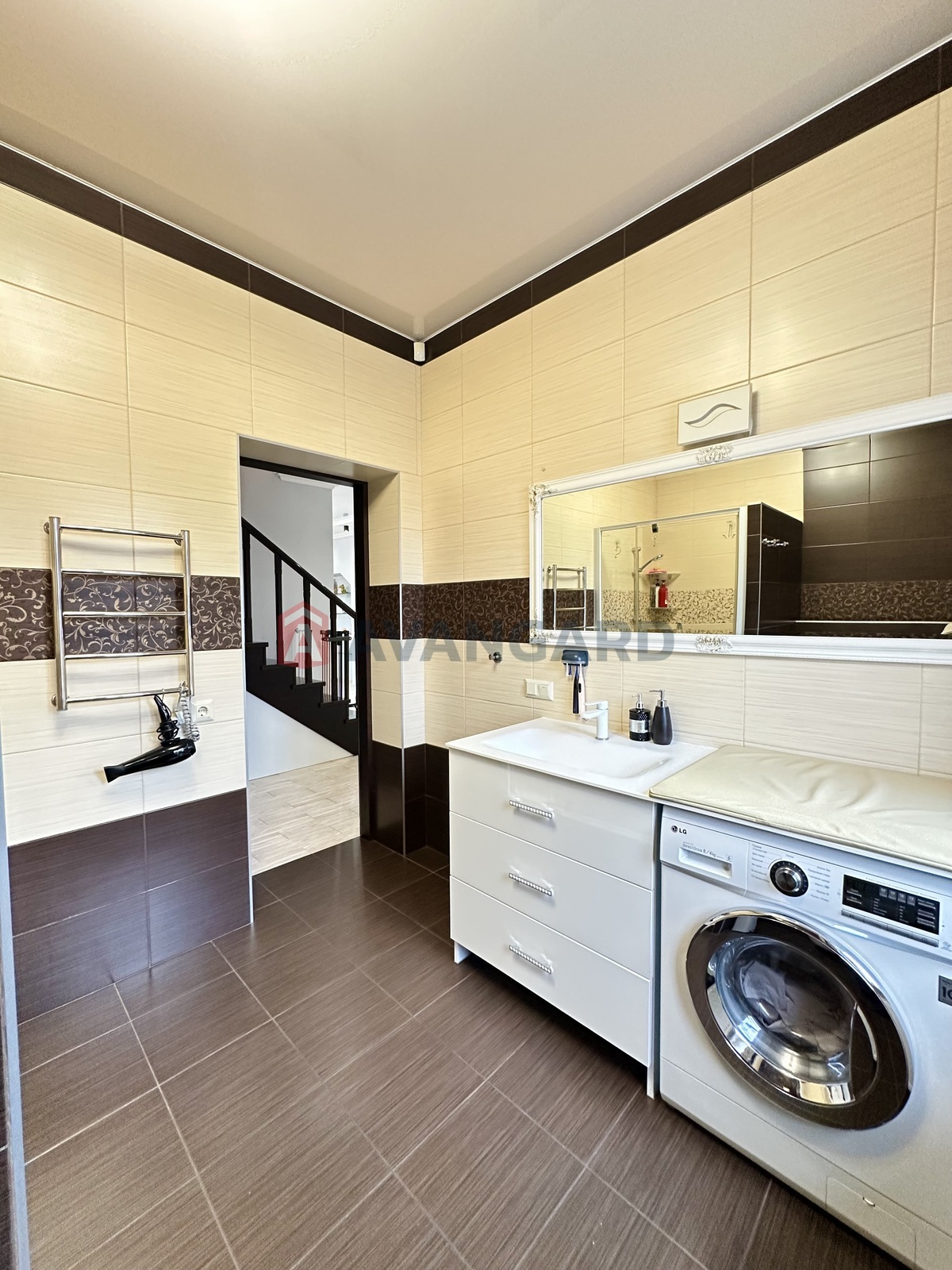 �������, 246 ��.�. ���� 25