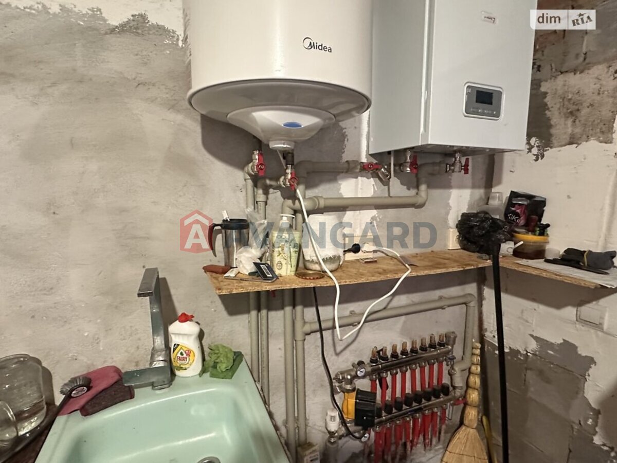 �������, 100 ��.�. ���� 24