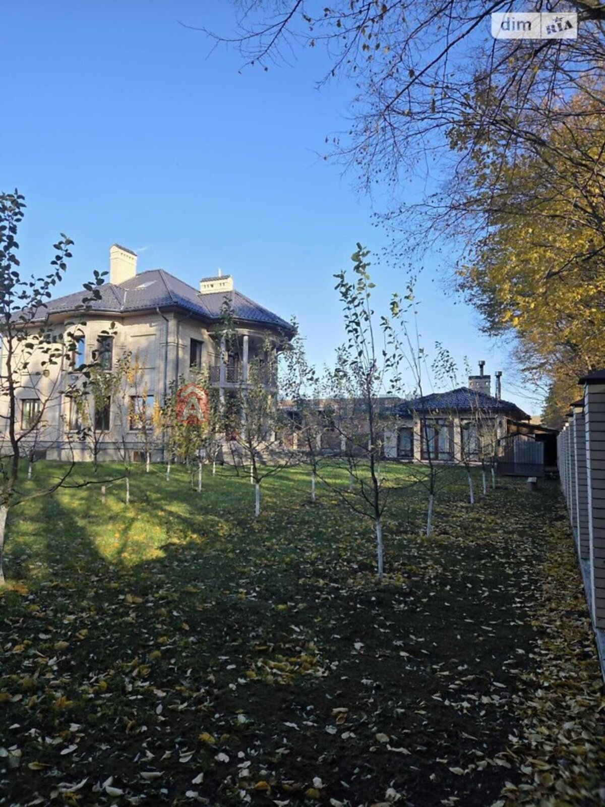 �������, 375 ��.�. ���� 12