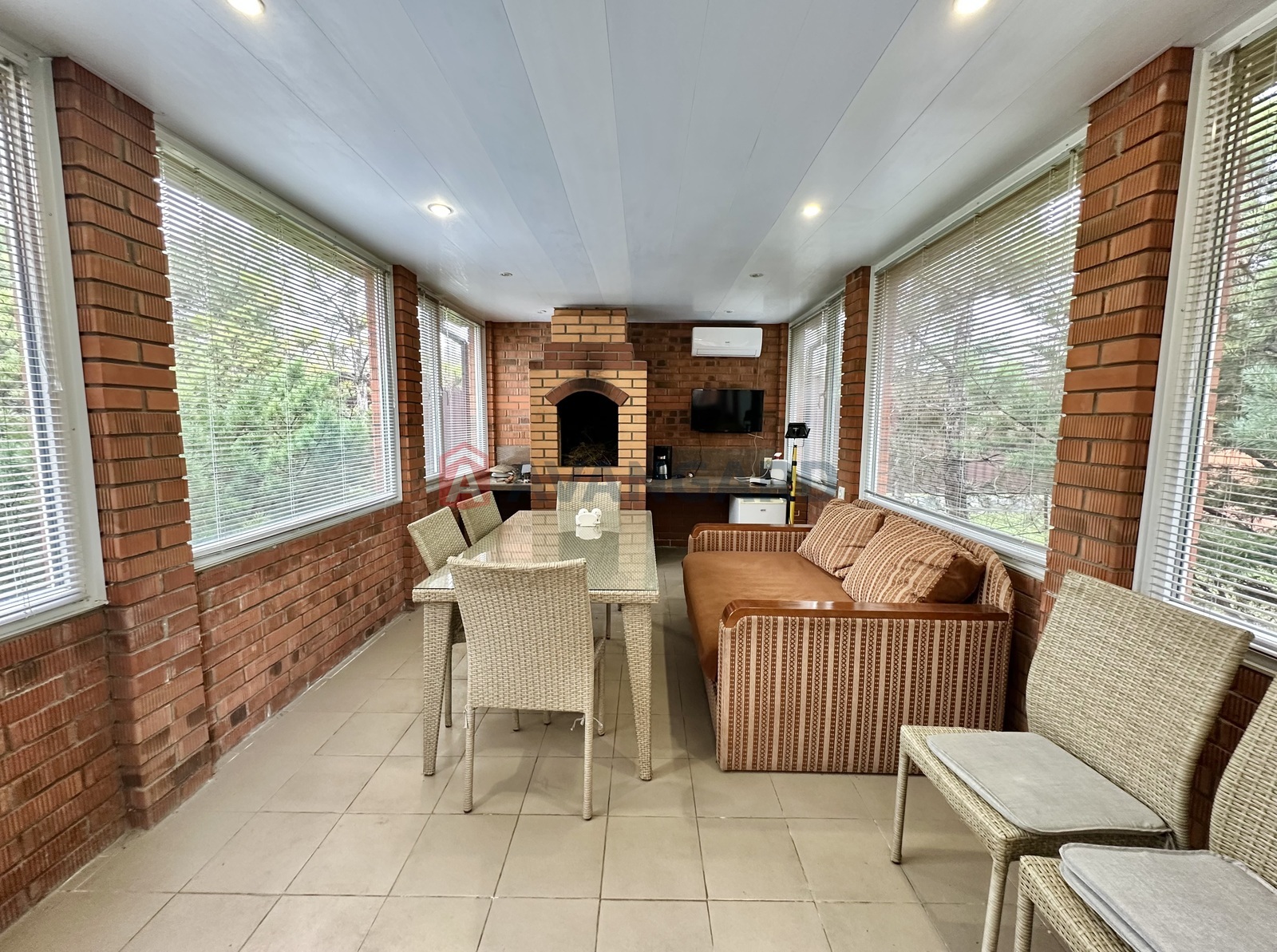 �������, 176 ��.�. ���� 9