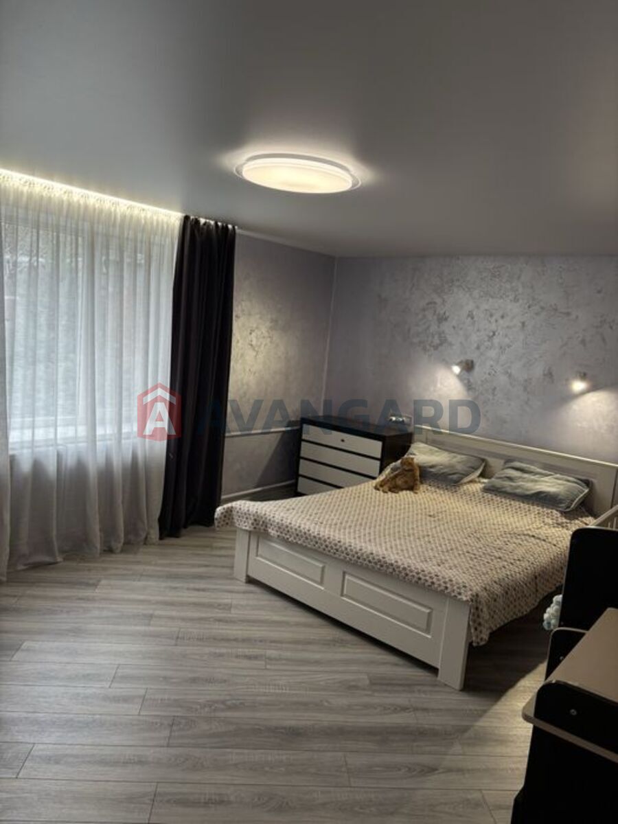 �������, 100 ��.�. ���� 4