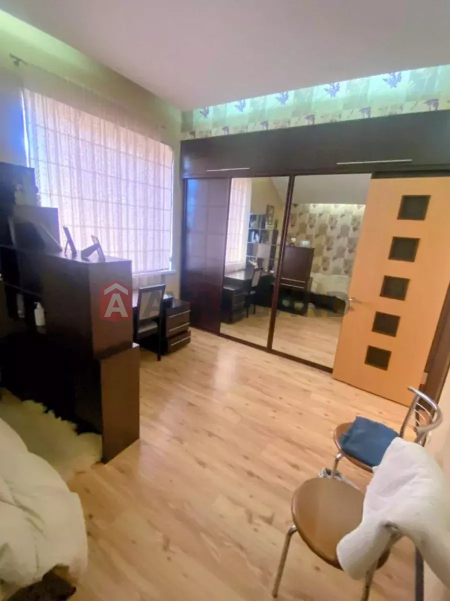 �������, 230 ��.�. ���� 13