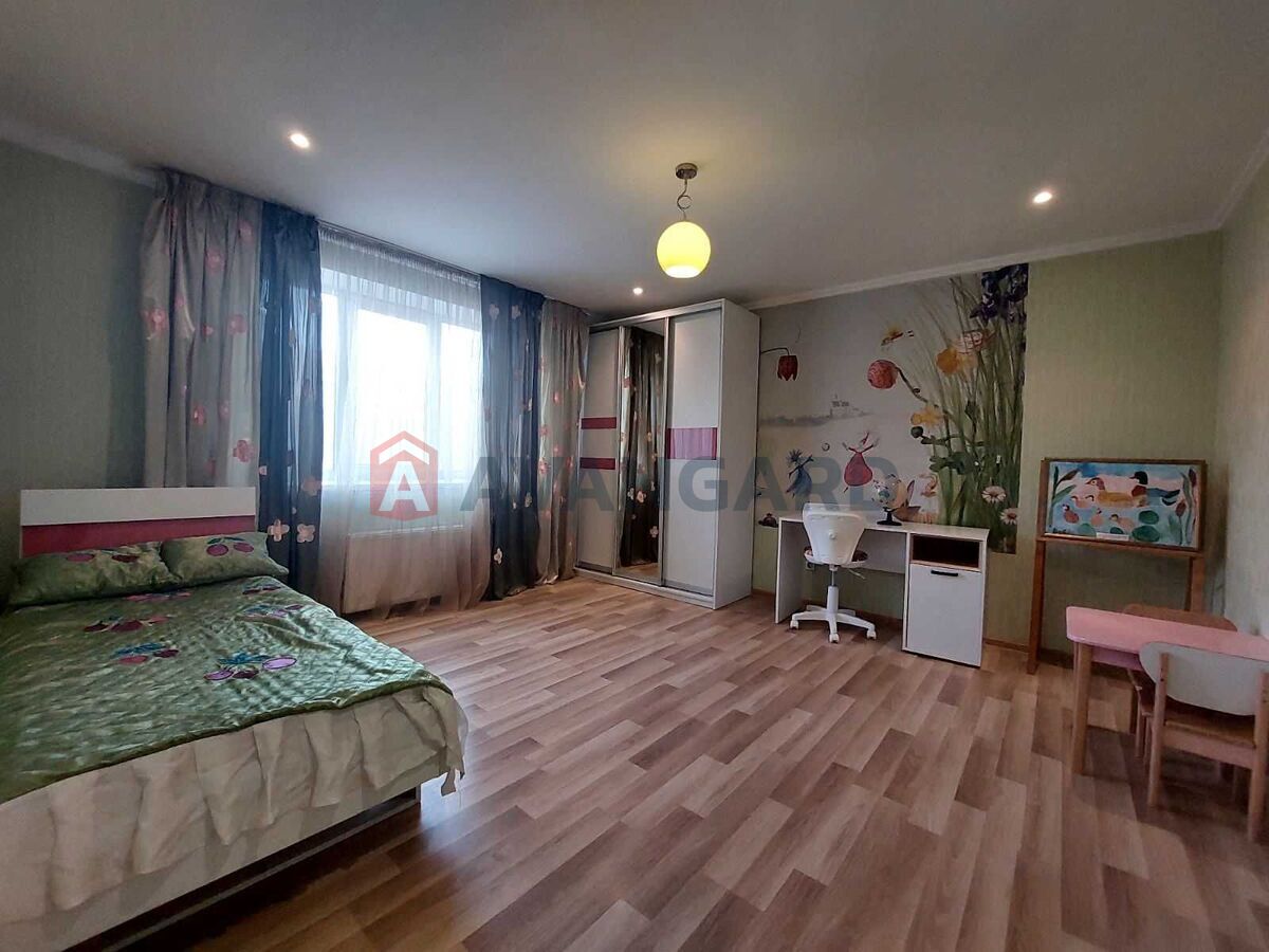 �������, 290 ��.�. ���� 8