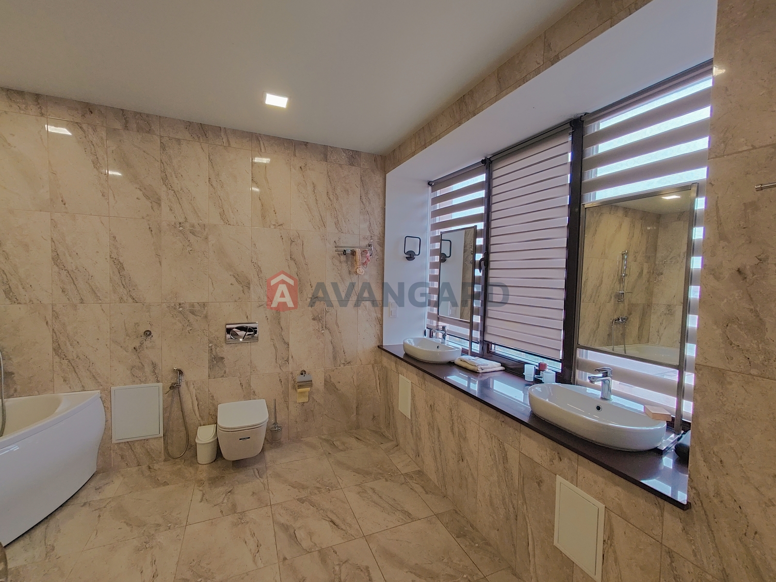 �������, 407 ��.�. ���� 18