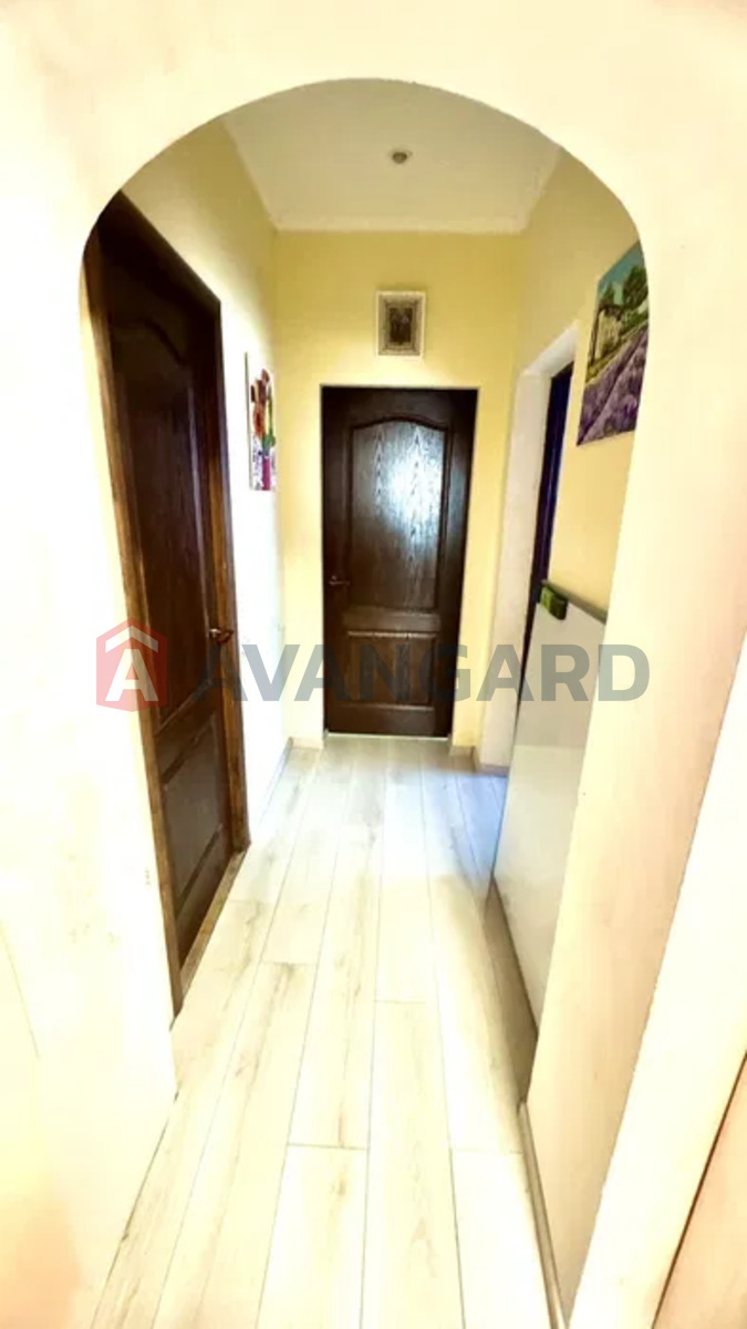 �������, 80 ��.�. ���� 8