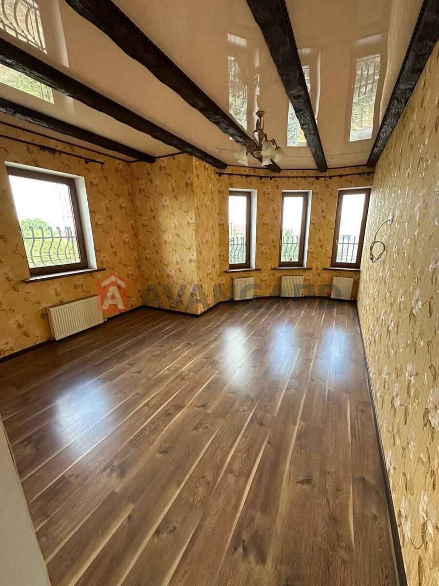 �������, 740 ��.�. ���� 15