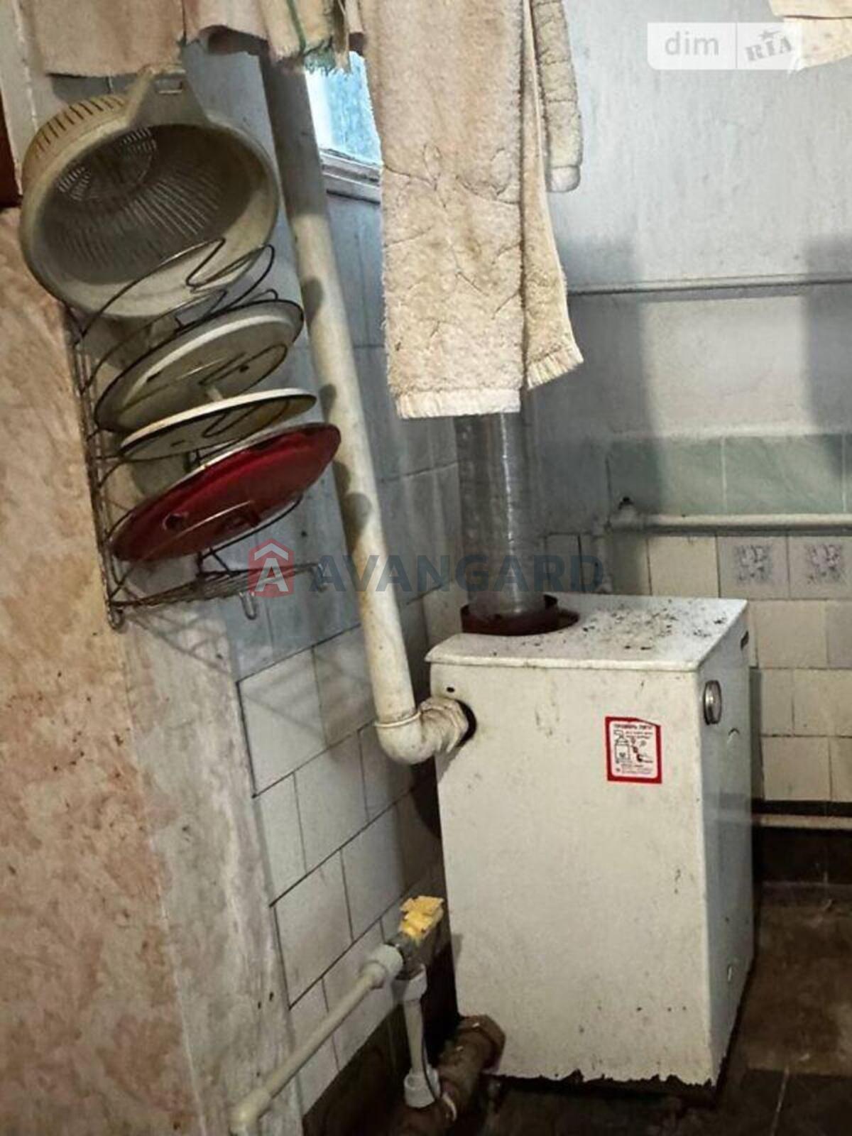 �������, 75 ��.�. ���� 10