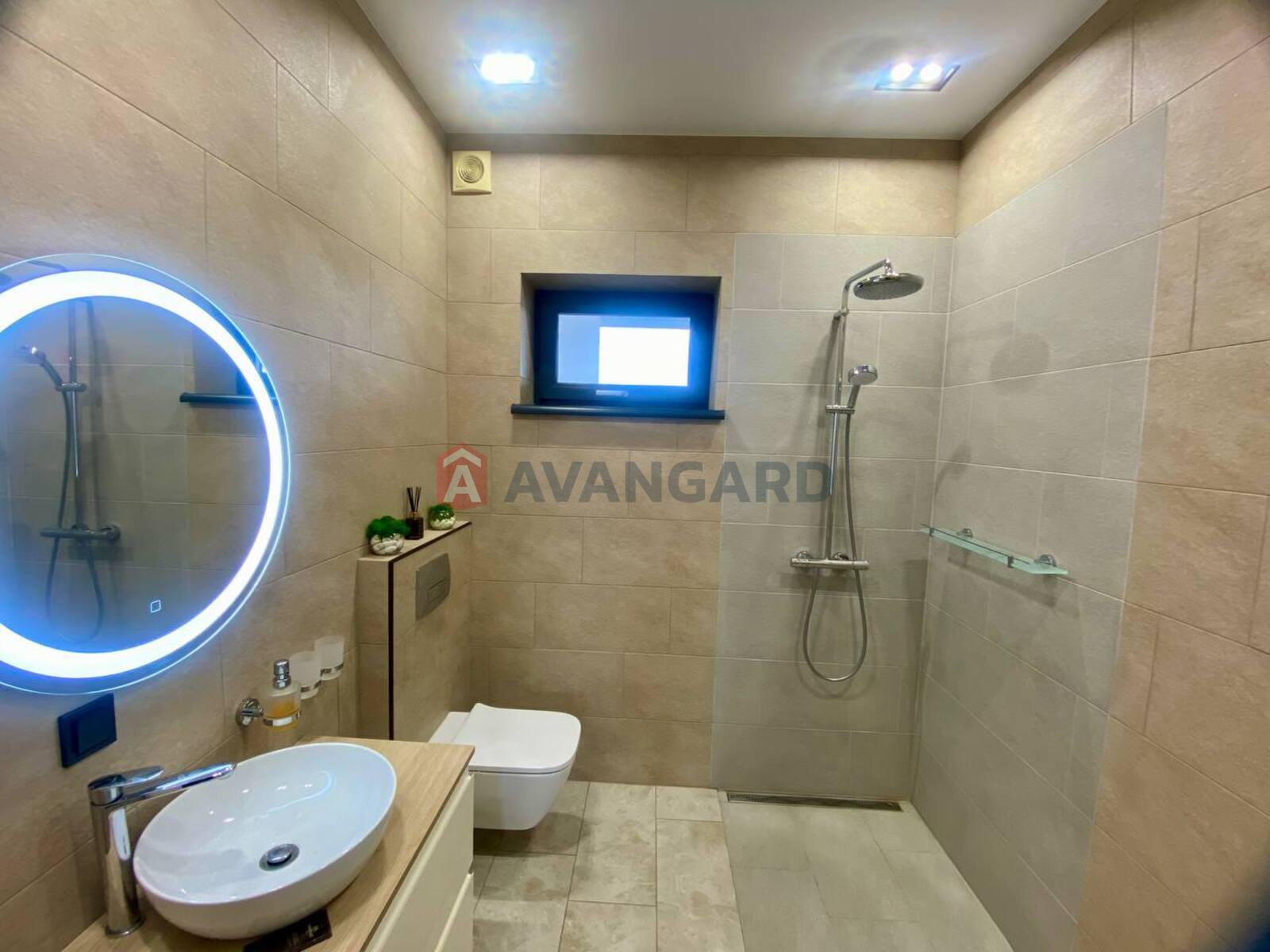 �������, 135 ��.�. ���� 18