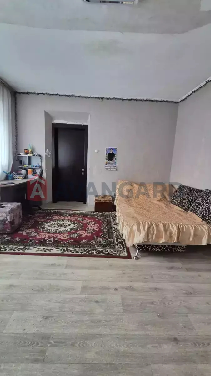 �������, 140 ��.�. ���� 7