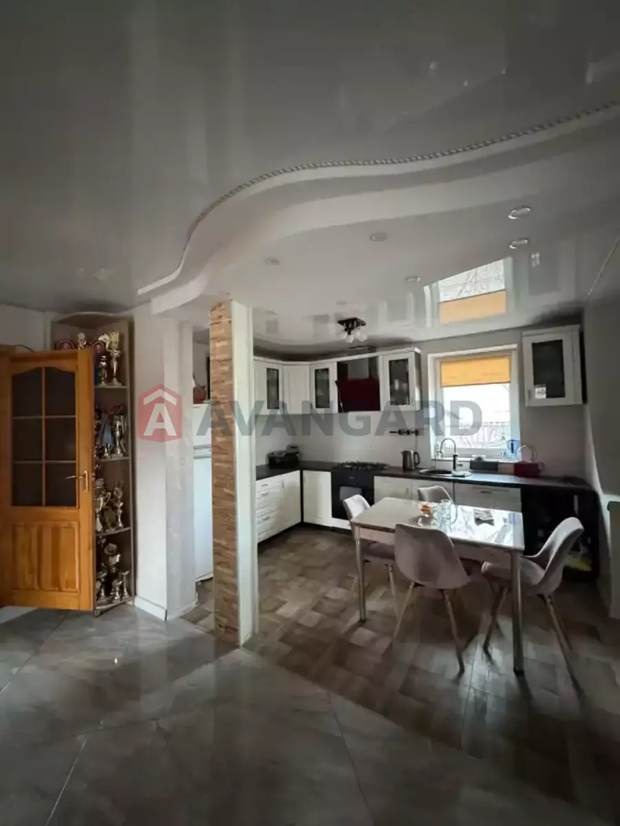 �������, 130 ��.�. ���� 25