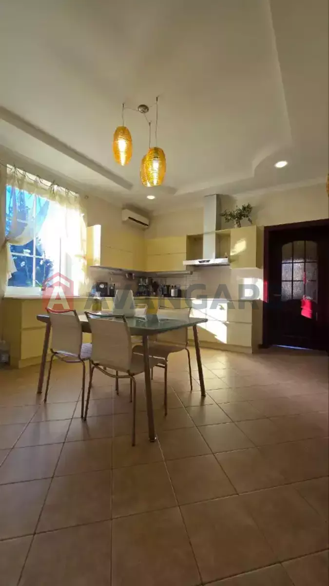 �������, 320 ��.�. ���� 28