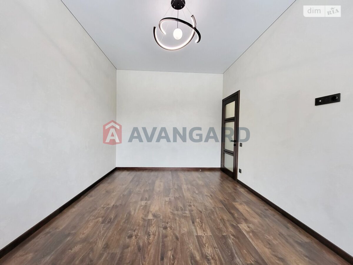 �������, 107 ��.�. ���� 12