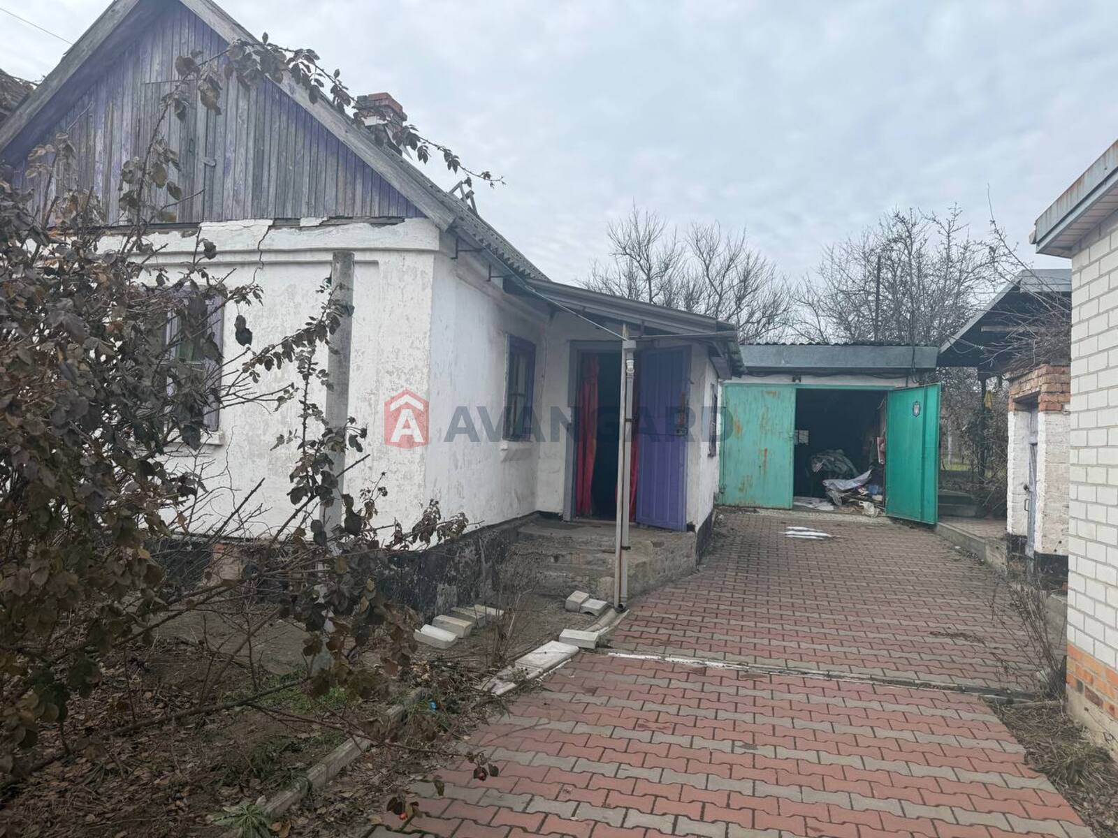 �������, 100 ��.�. ���� 9