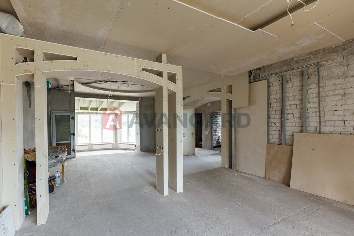 �������, 300 ��.�. ���� 10