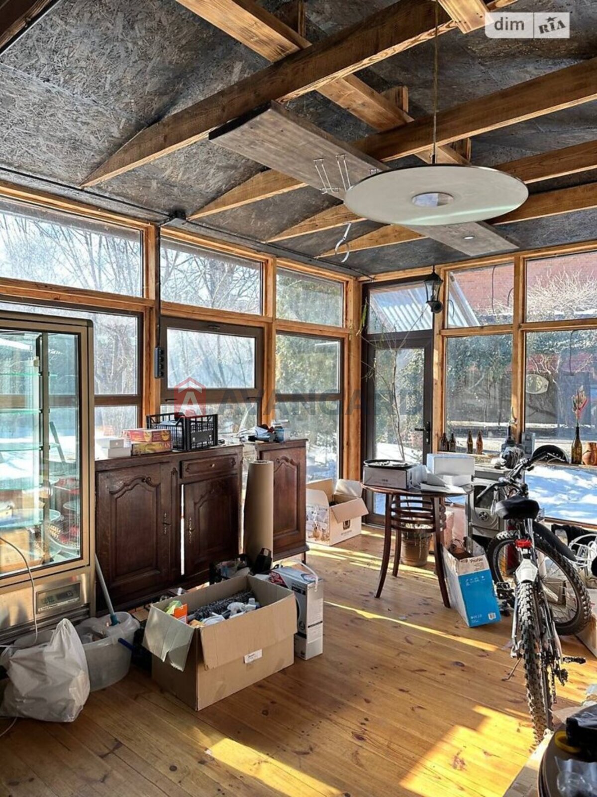 ������� �������, 65 ��.�. ���� 8