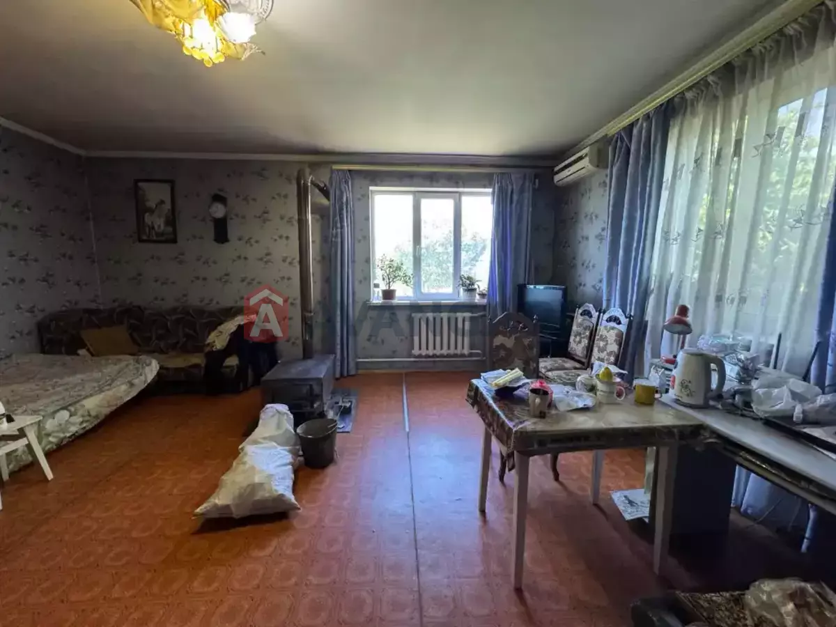 �������, 210 ��.�. ���� 12