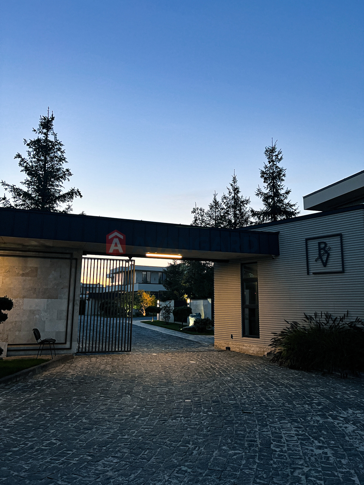 �������, 250 ��.�. ���� 8