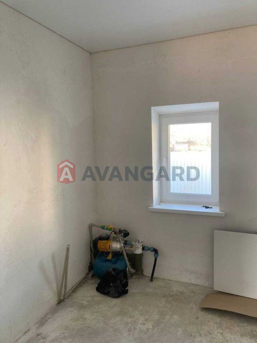 �������, 100 ��.�. ���� 9