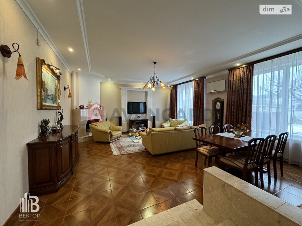 �������, 350 ��.�. ���� 14