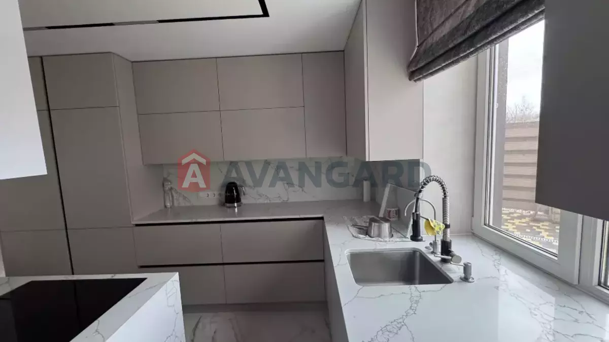 �������, 180 ��.�. ���� 19