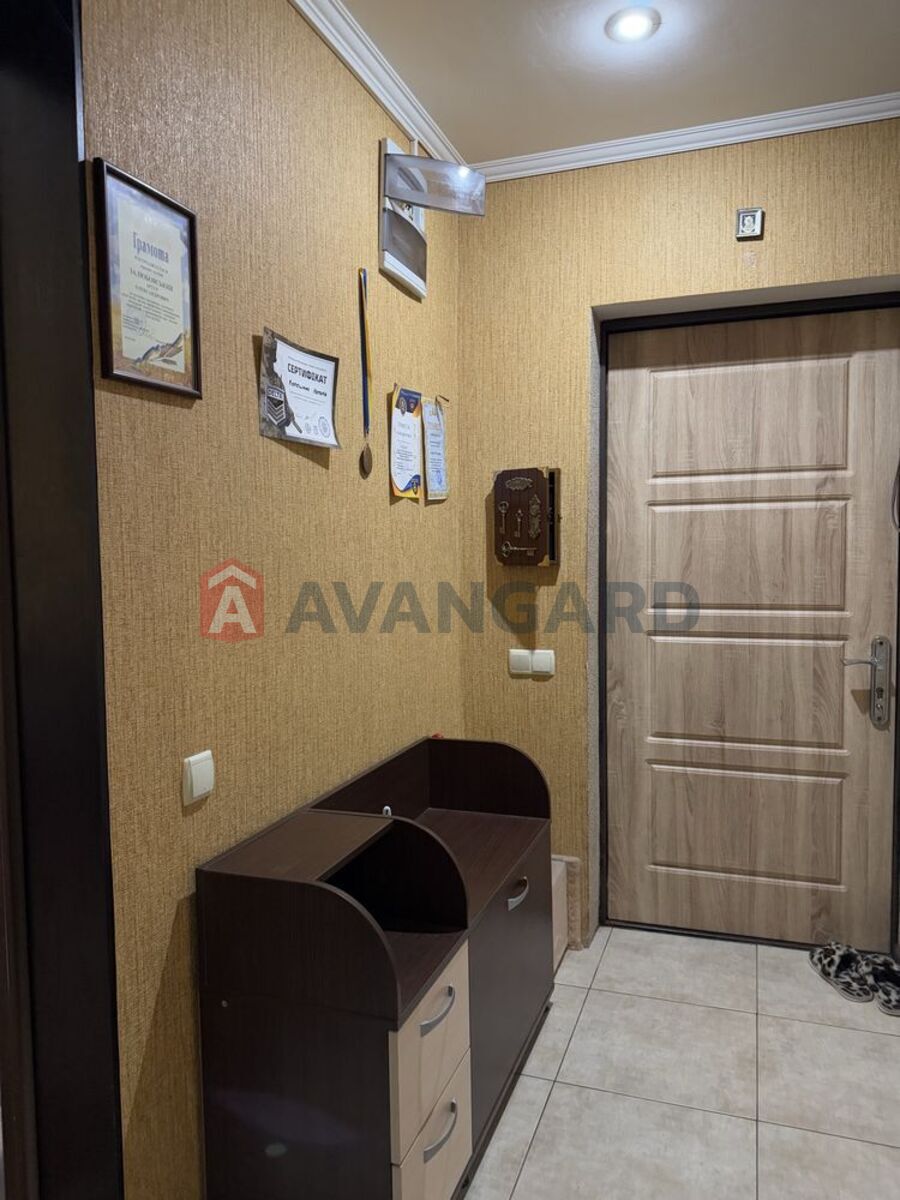 ������� �������, 42 ��.�. ���� 12