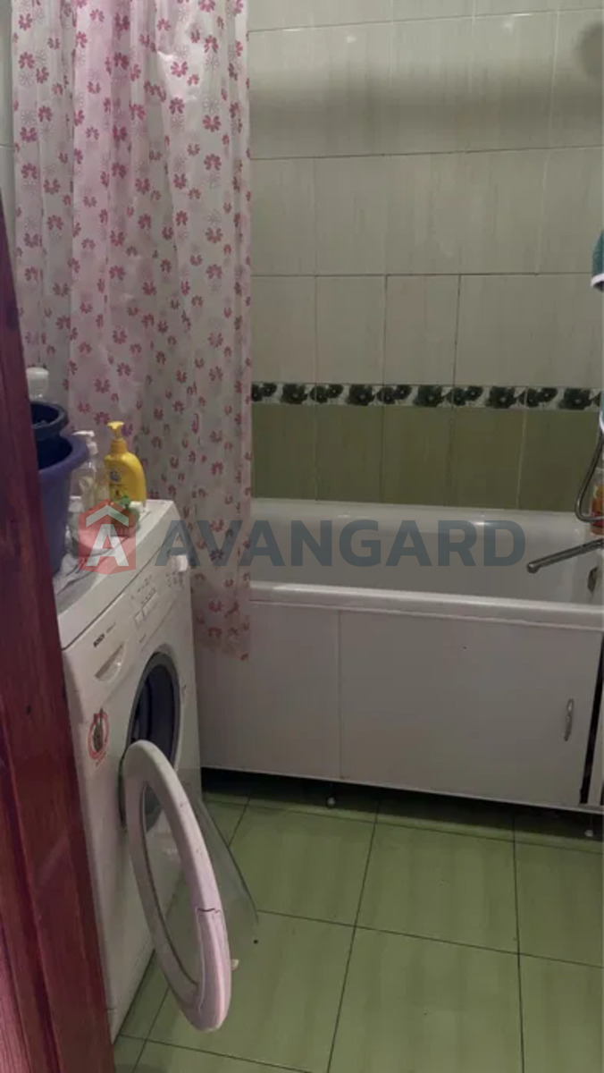 ������� �������, 61 ��.�. ���� 8