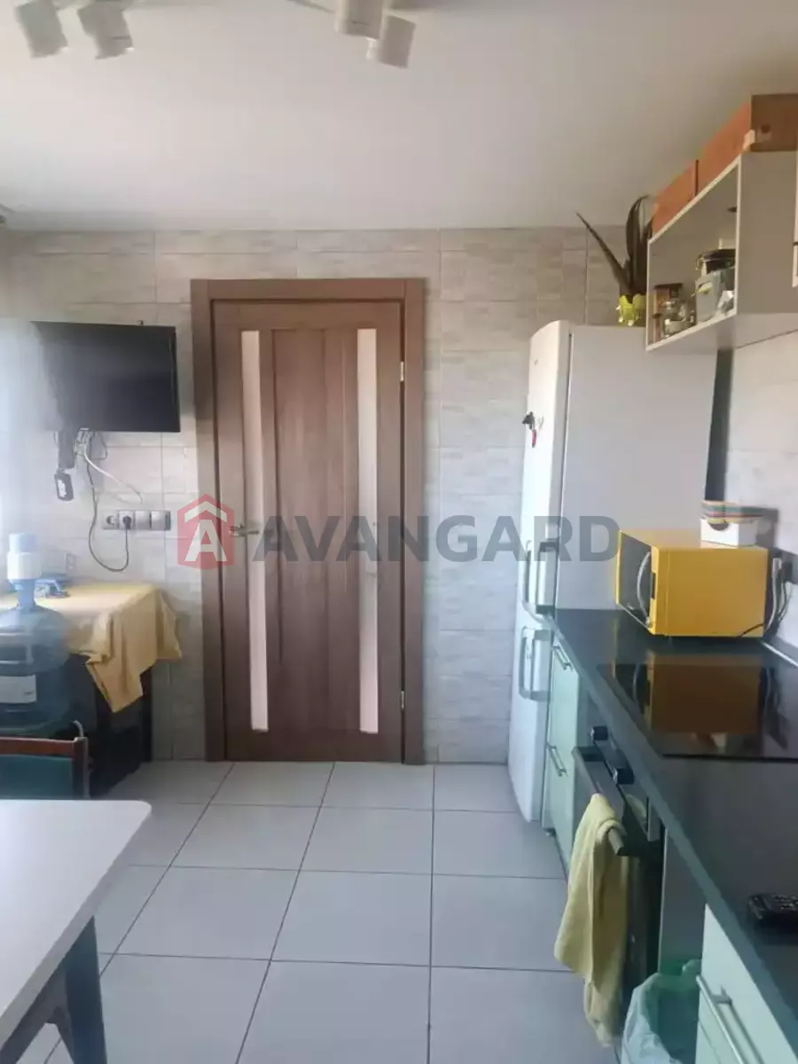 �������, 80 ��.�. ���� 12