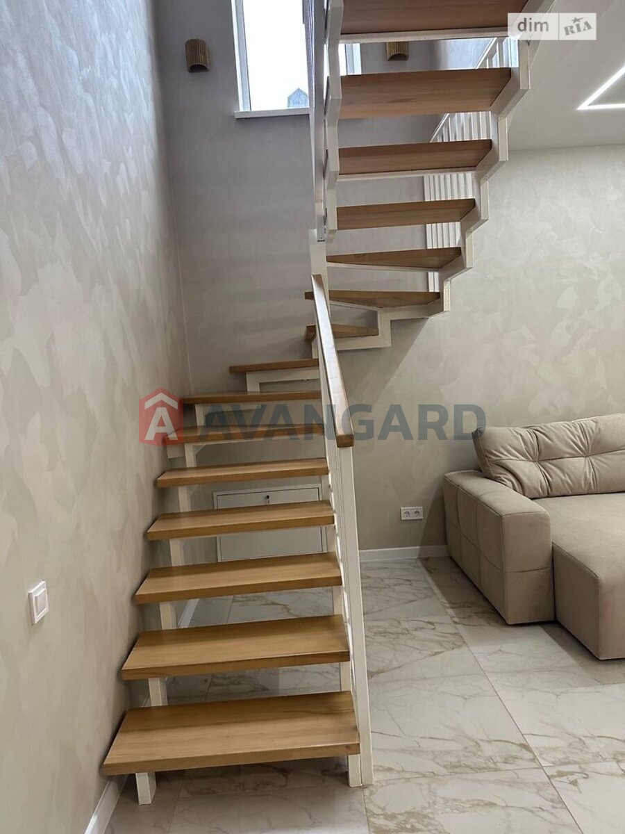 105 ��.�. ���� 19