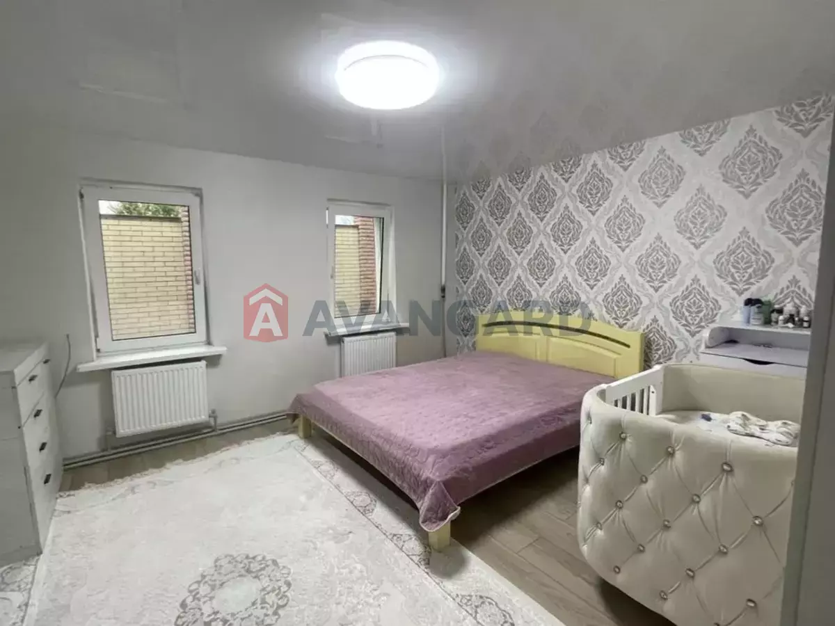 ���, 100 ��.�. ���� 9