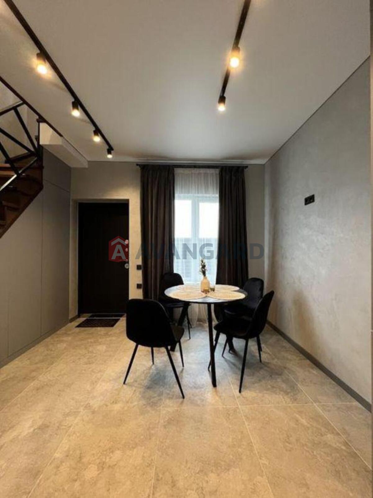 ��������, 33 ��.�. ���� 4