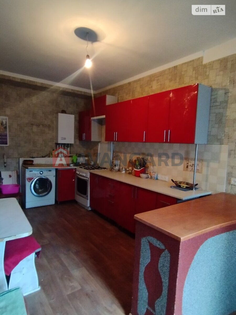 �������, 102 ��.�. ���� 1