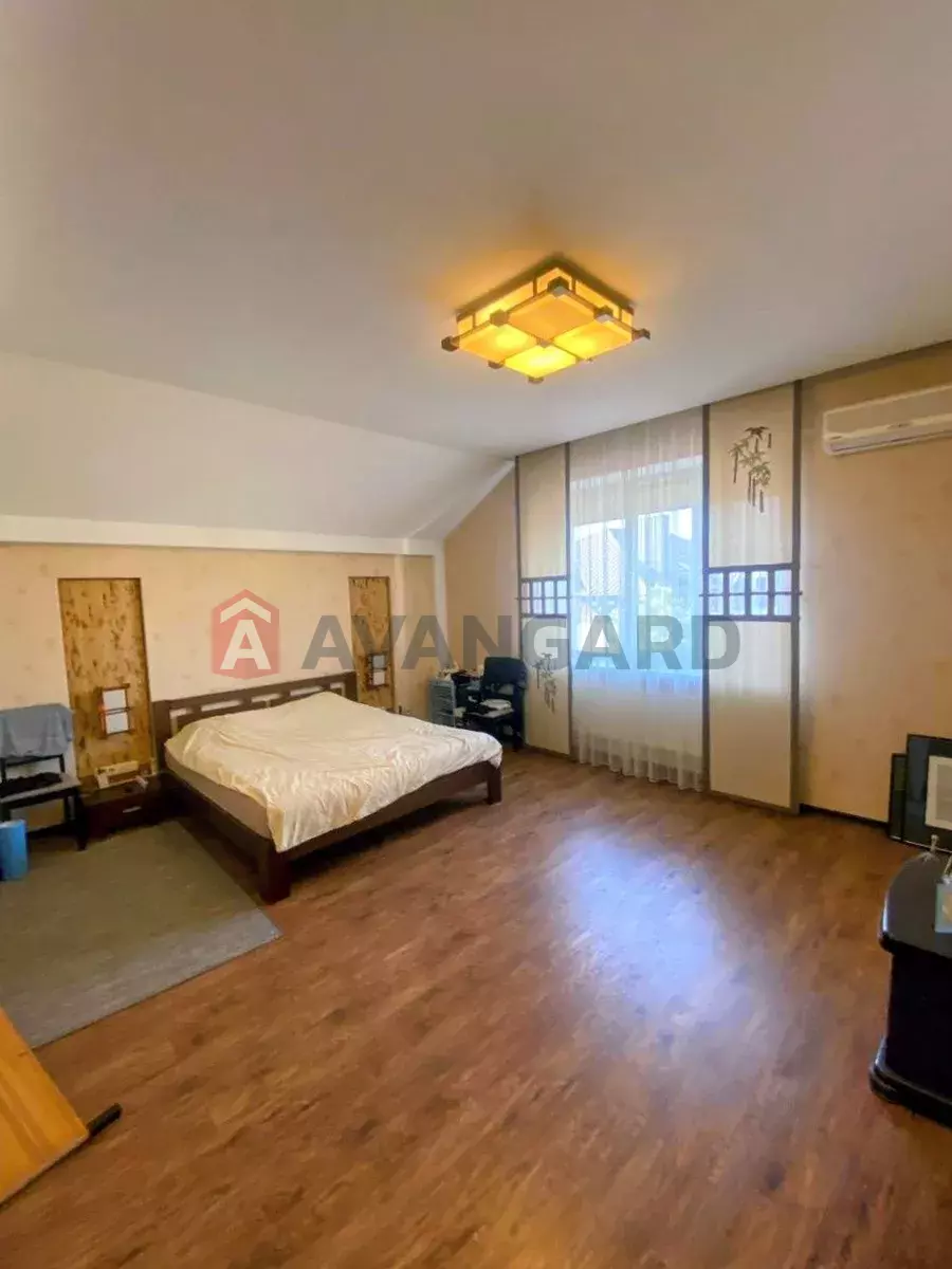 �������, 230 ��.�. ���� 19