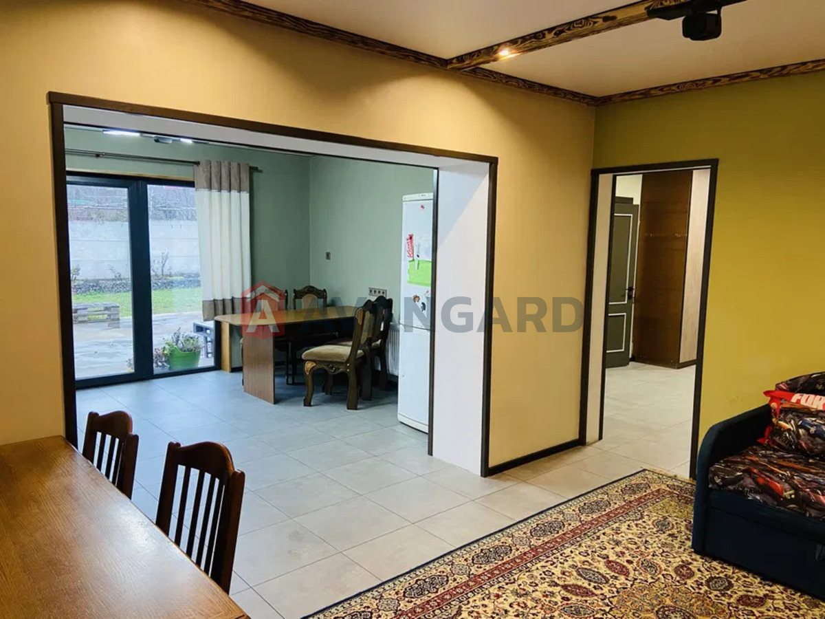 �������, 180 ��.�. ���� 7