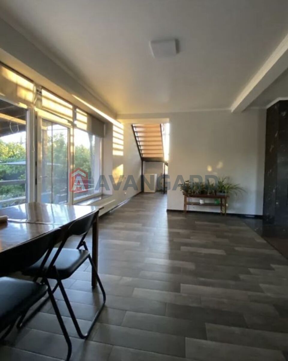 �������, 190 ��.�. ���� 13