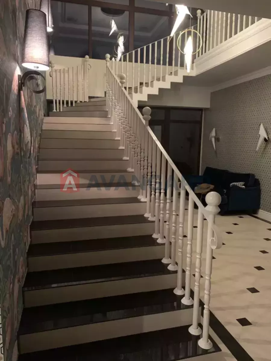 �������, 400 ��.�. ���� 13