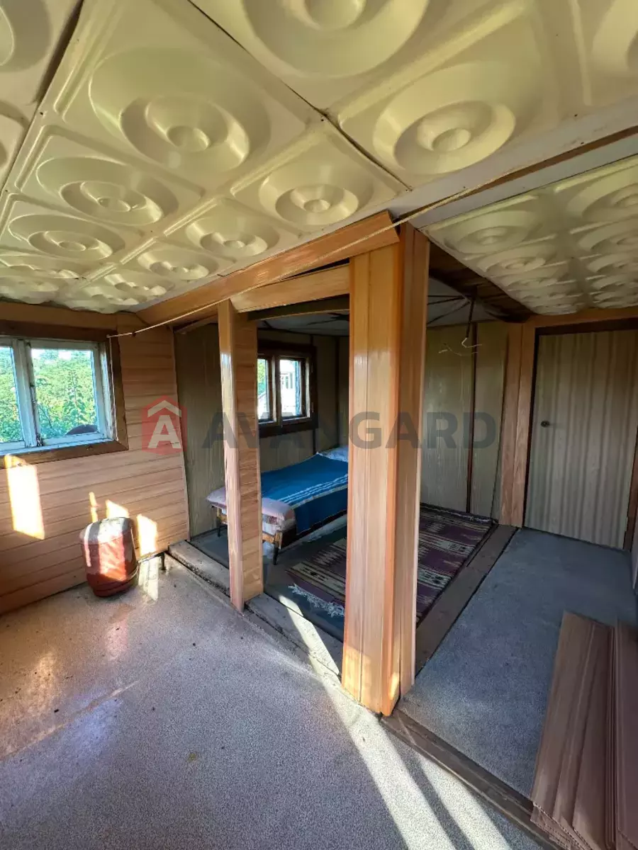 �������, 100 ��.�. ���� 9