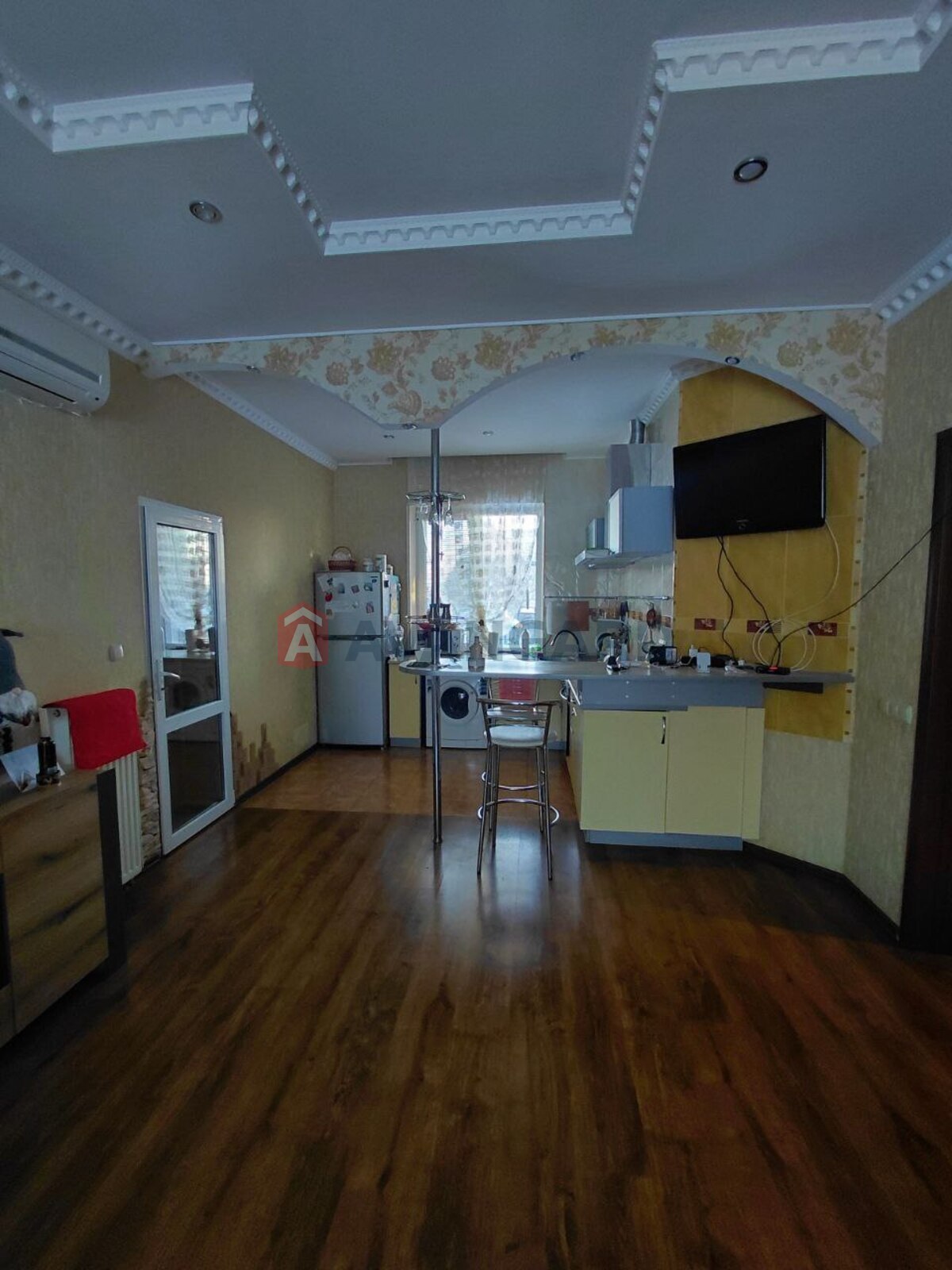 �������, 225 ��.�. ���� 16