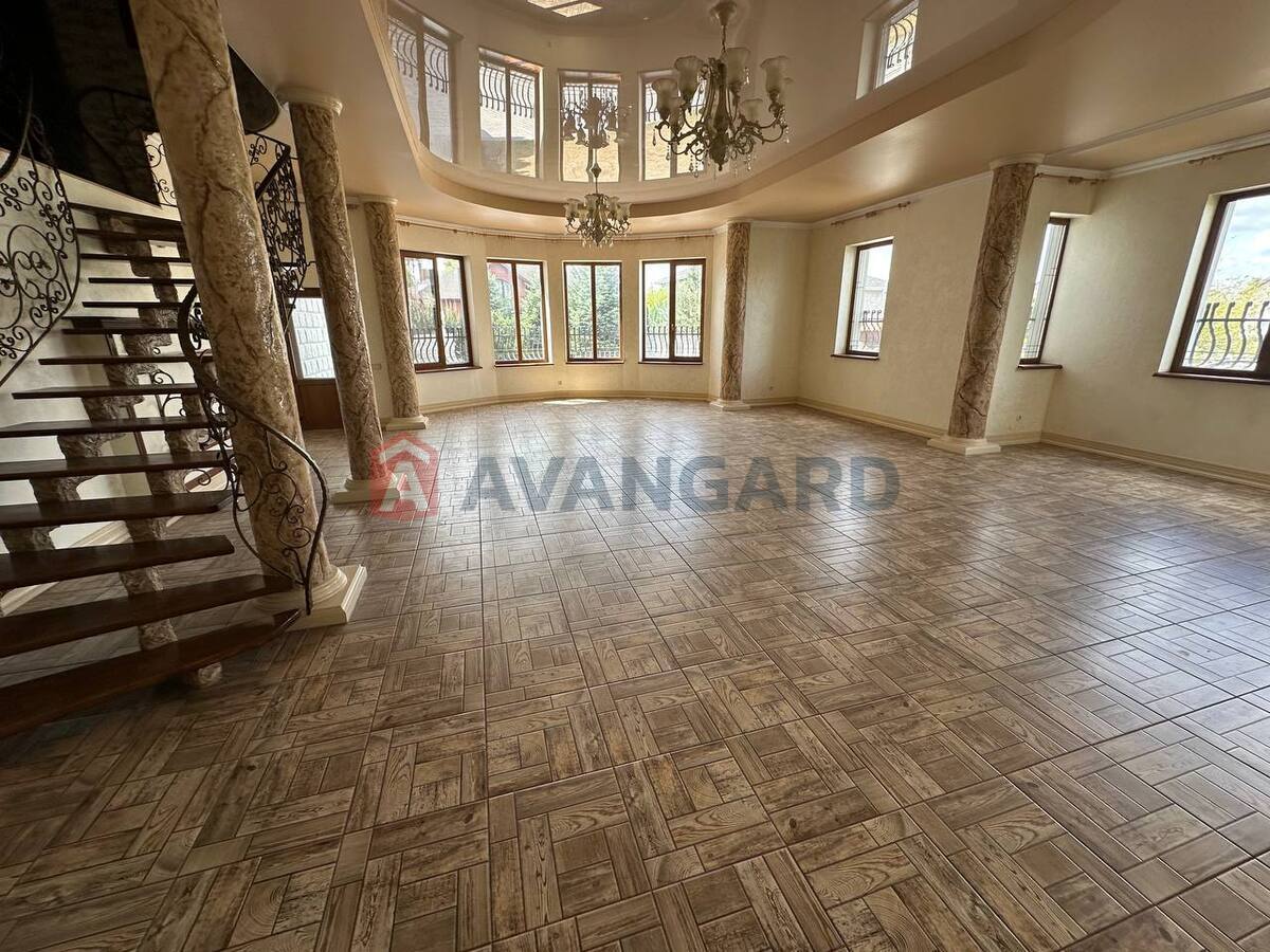 �������, 740 ��.�. ���� 6