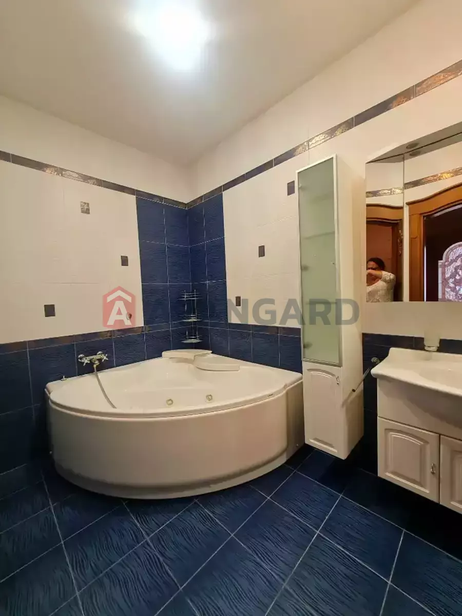 �������, 150 ��.�. ���� 10