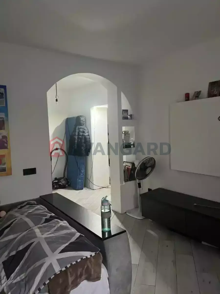 �������, 170 ��.�. ���� 9