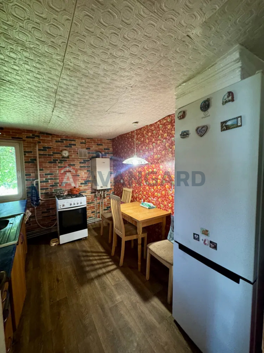 ������� �������, 56 ��.�. ���� 8