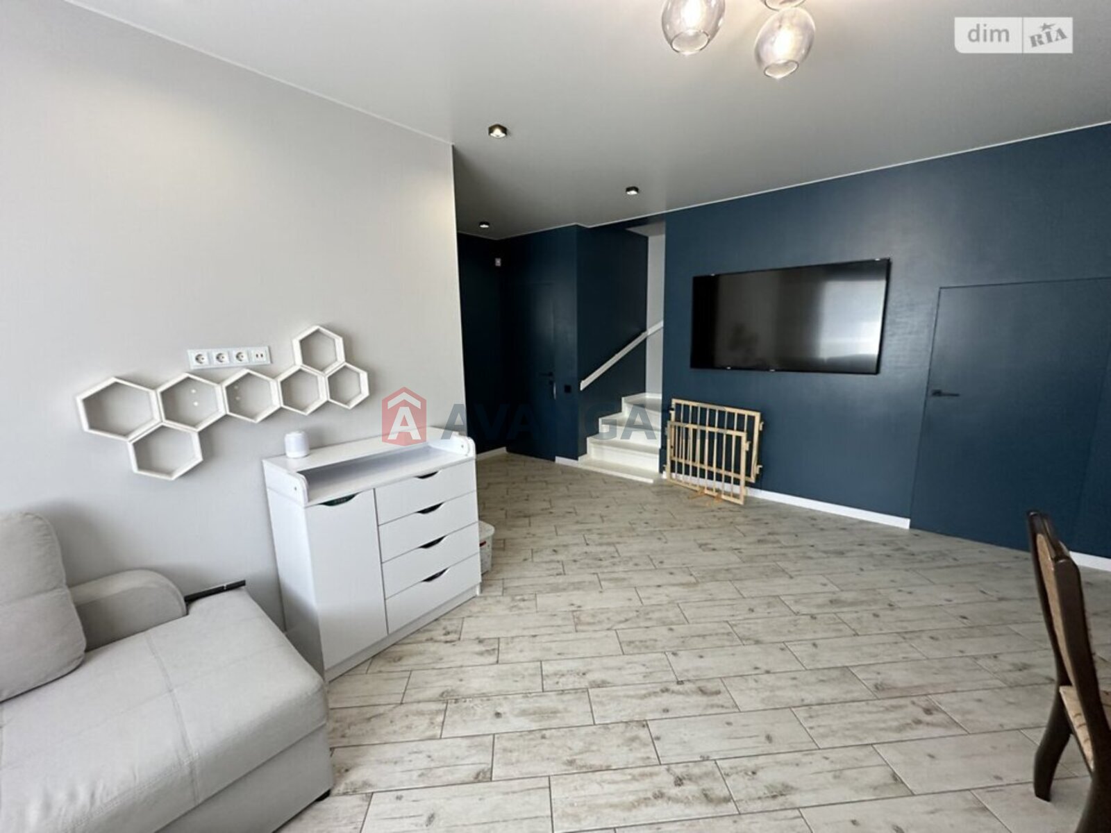 �������, 100 ��.�. ���� 2