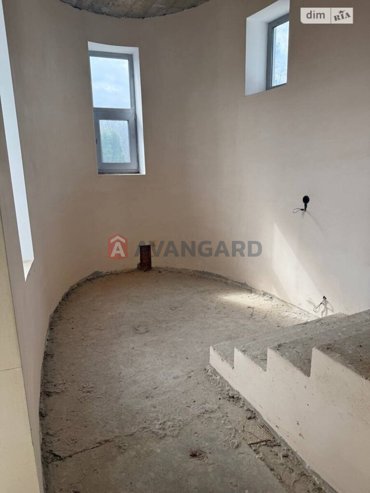 300 ��.�. ���� 24