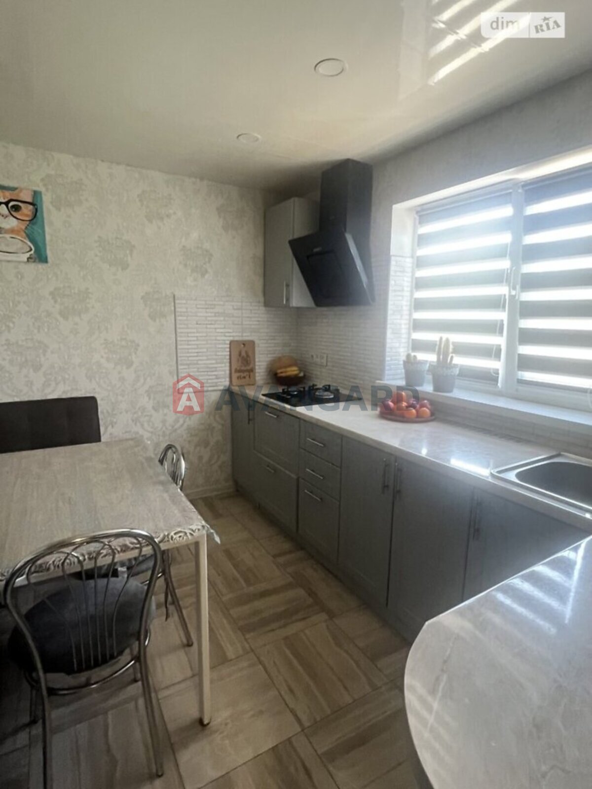 �������, 120 ��.�. ���� 22